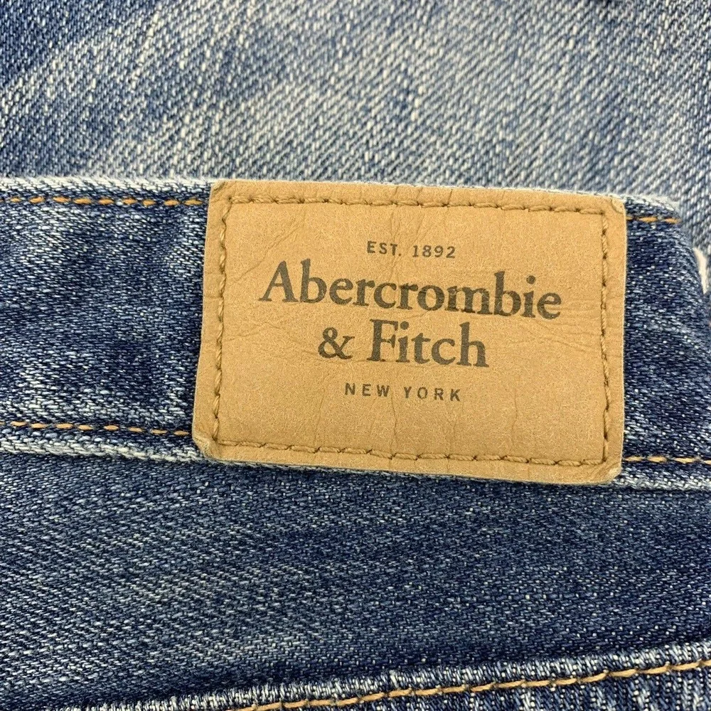 Abercrombie & Fitch Distressed Destroyed Ripped Tapered Jeans Size 4 Medium Wash